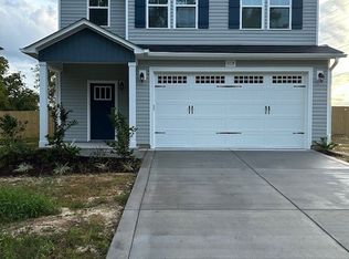 1113 Dean Rd, Saint Pauls, NC 28384