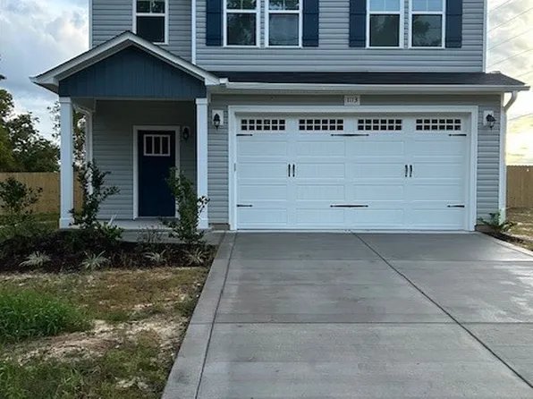 1113 Dean Rd, Saint Pauls, NC 28384