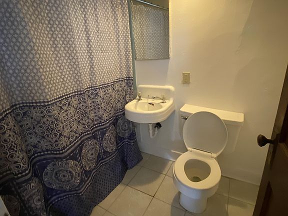 5th image of 715 E Harney St #5