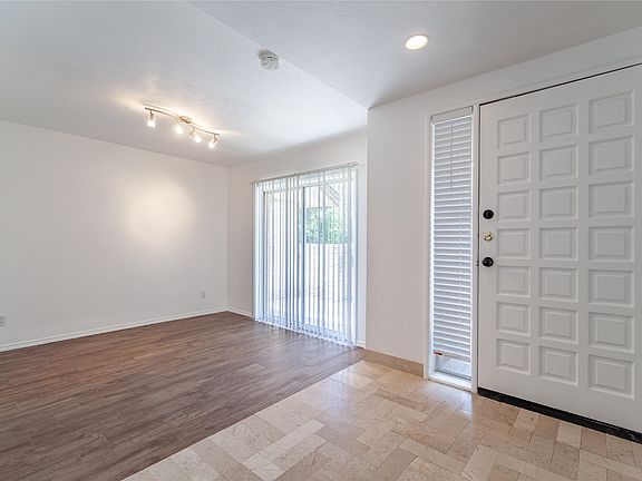 3rd image of 10417 Shadow Bend Dr