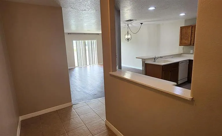 536 Cresting Oak Cir #10 — Photo 6
