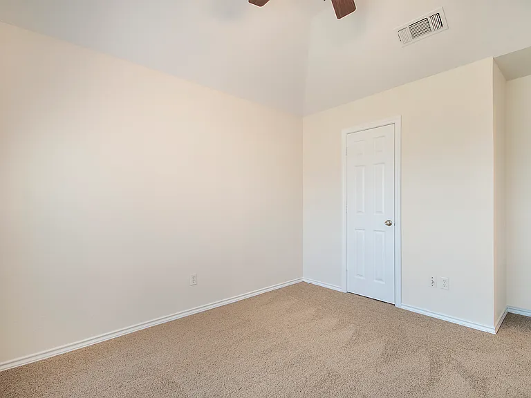 11909 Rhulen Ct — Photo 14
