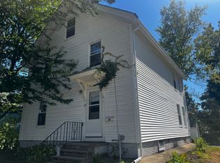 29 Hall Pl, Exeter, NH 03833