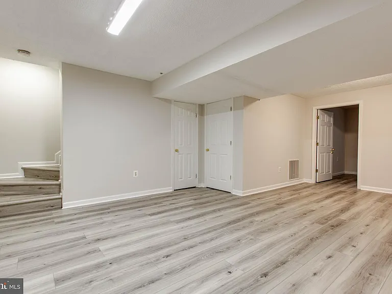 8125 Gray Stone Ln — Photo 35