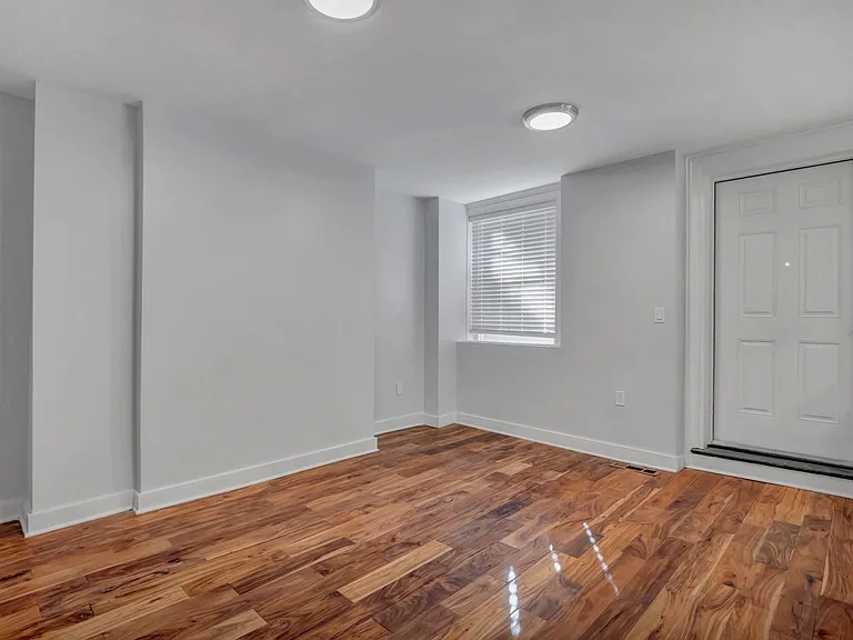 44 Trumbull St — Photo 2