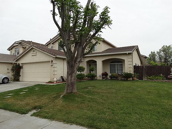 3rd image of 2772 Malik Ave