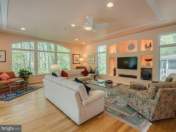 2nd image of 1421 Fallswood Dr