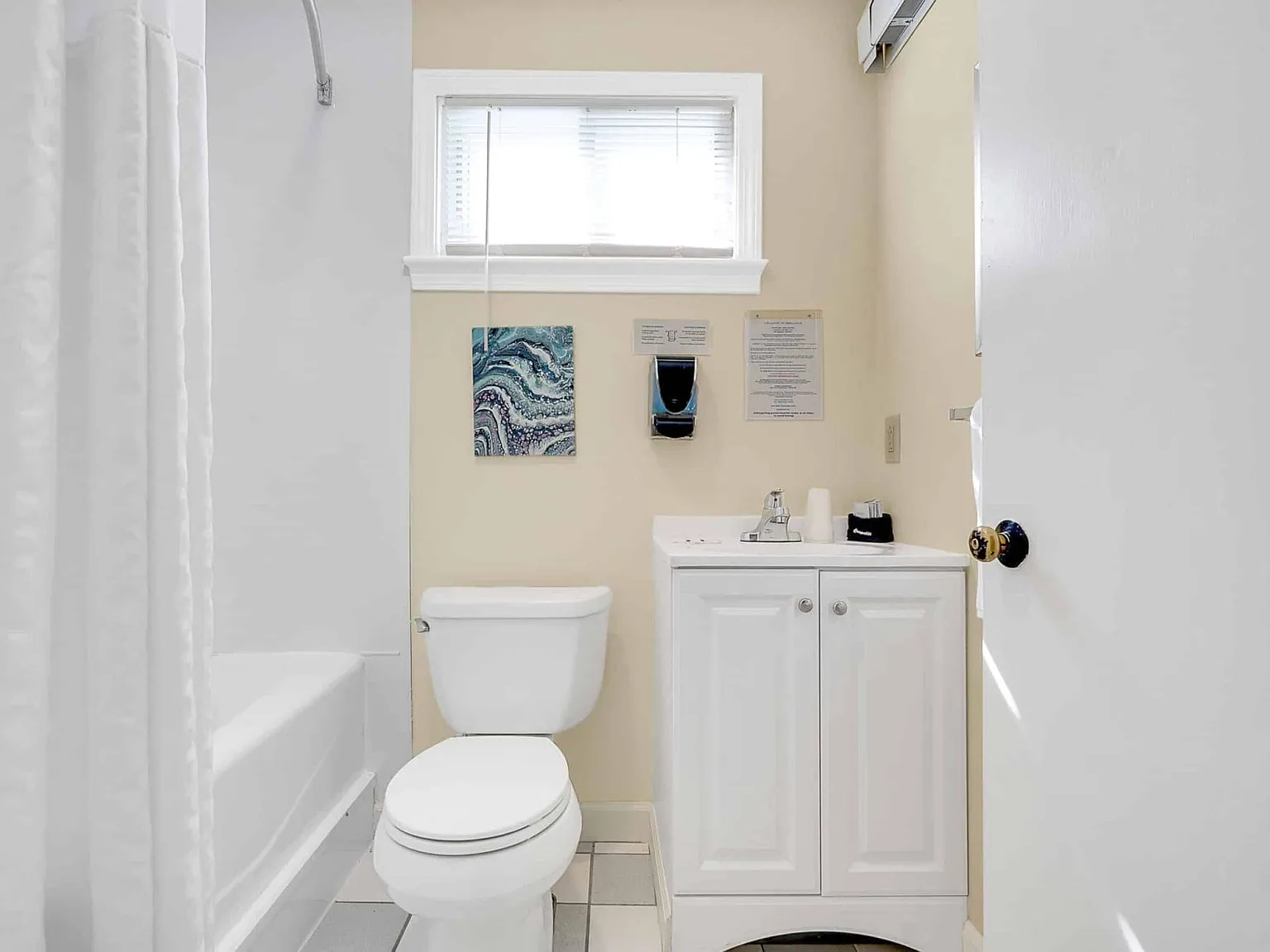 2 bed, $1,400 — Photo 2
