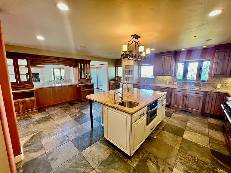 300 Corona Rd — Photo 15