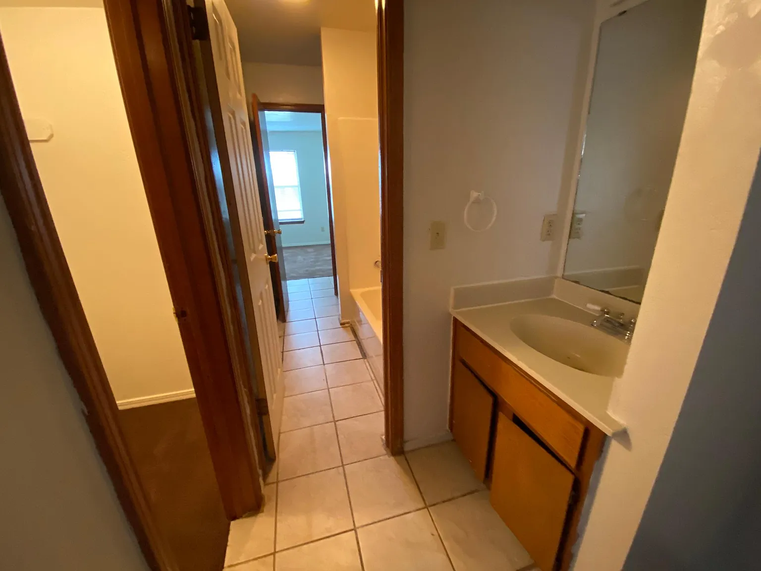 3 bed, 2.5 bath, 1750 sqft, $1,400 — Photo 4