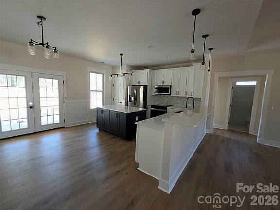 5th image of 613 Bethany Rd