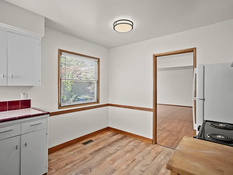 4815 SE Yamhill St — Photo 9