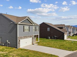 575 Smoky Valley Ln, Seymour, TN 37865