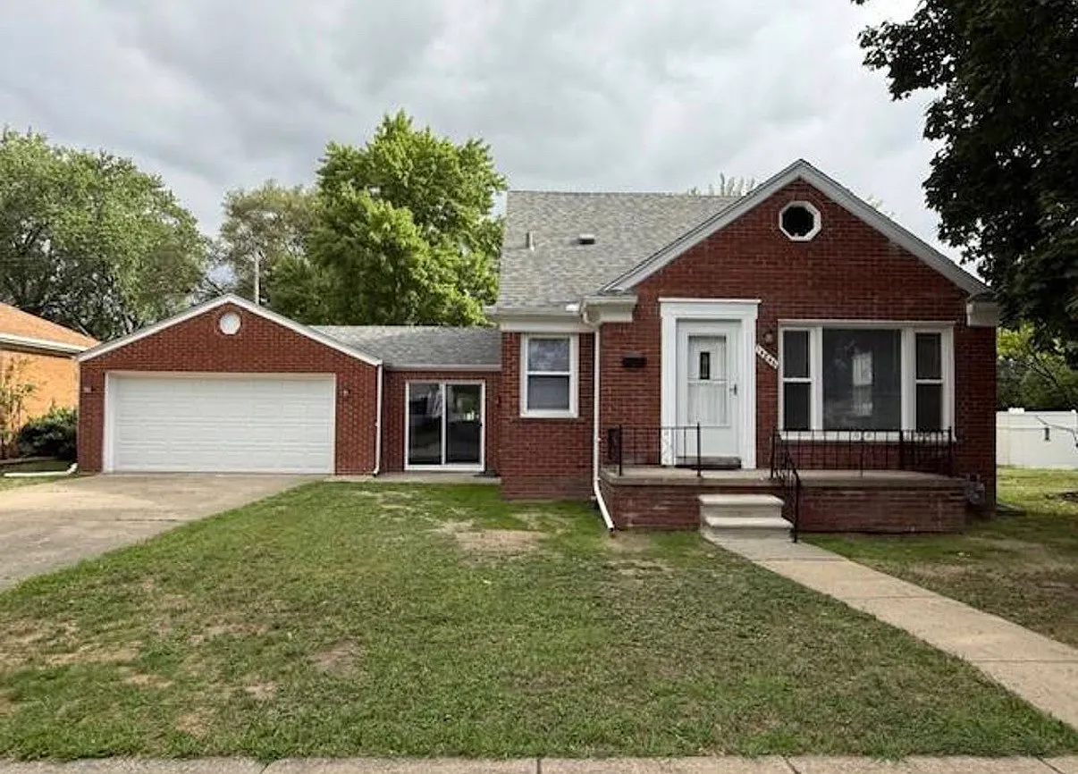 3 bed, 2097 sqft, $2,300 — Photo 1