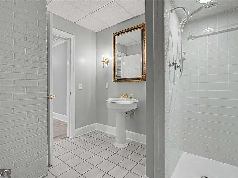 269 Two Hermitage Rd #B — Photo 5