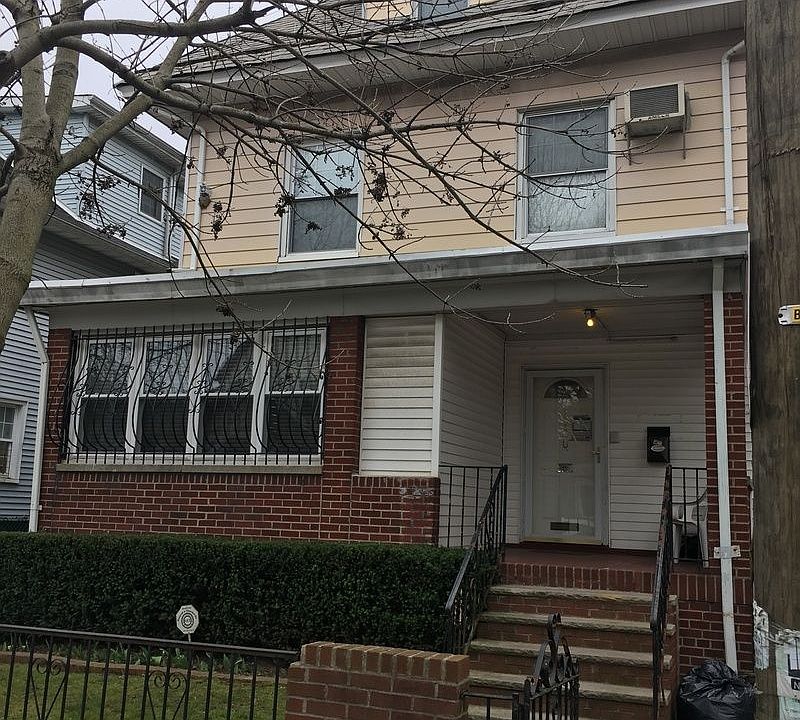 1st image of 1720 E 22nd St