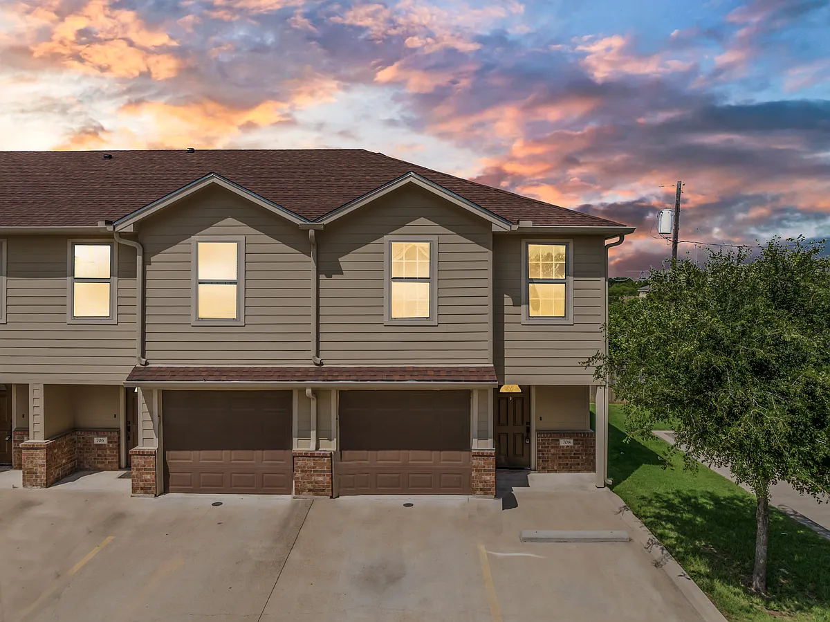 Building Photo - ACE Townhomes