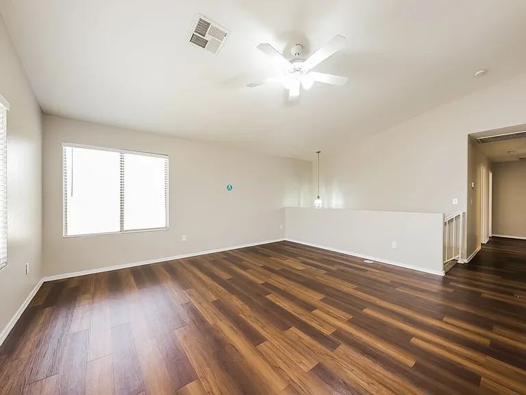 10457 W Oregon Ave — Photo 9