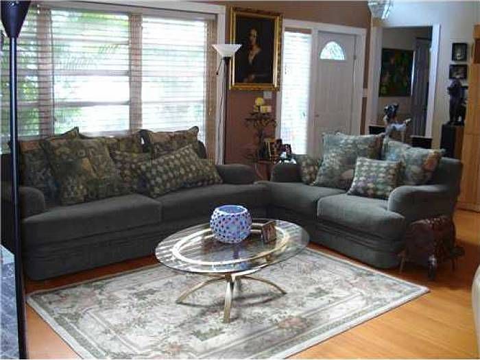 2nd image of 722 N Crescent Dr