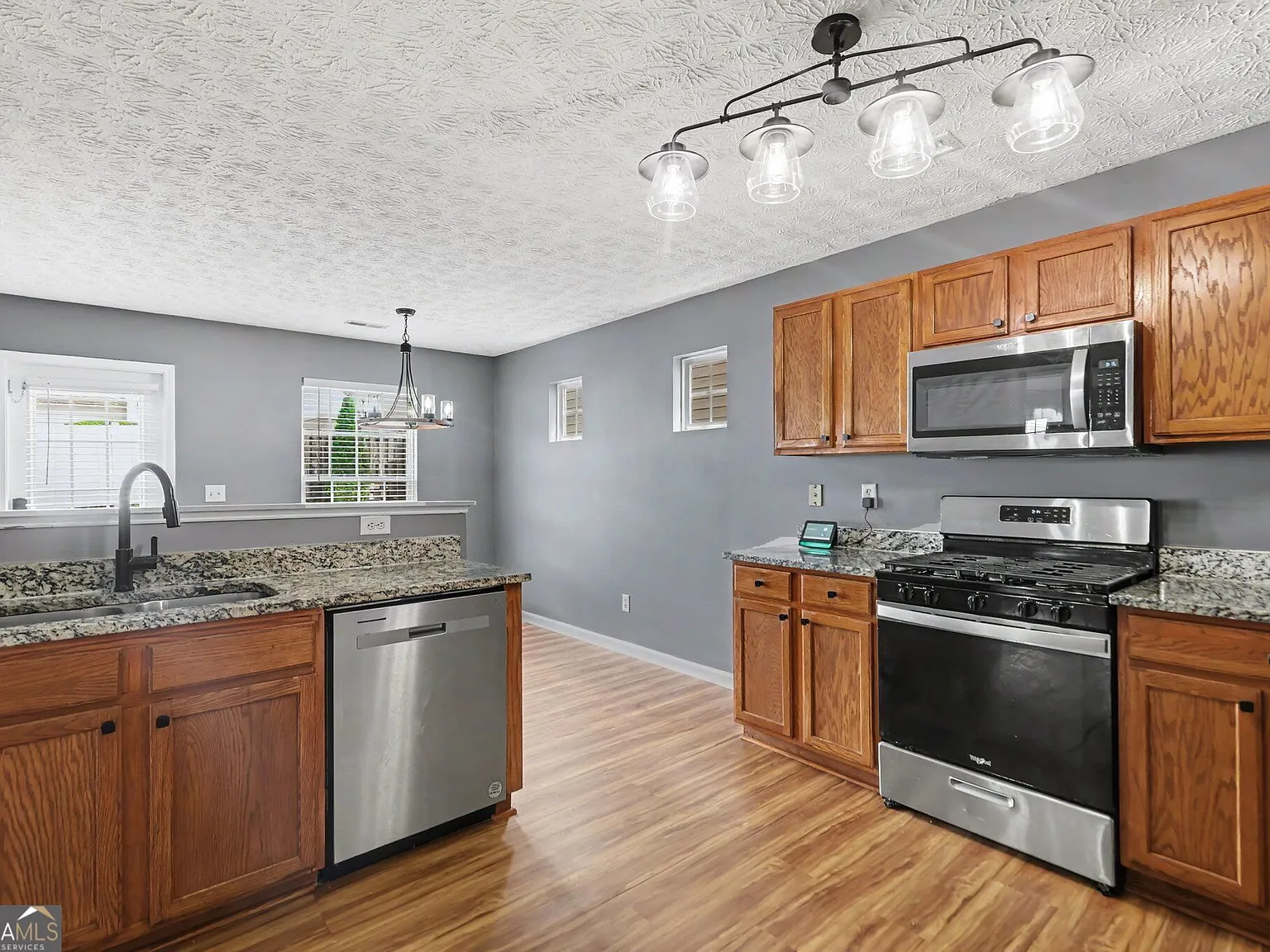 3 bed, 2.5 bath, 1528 sqft, $2,275 — Photo 3