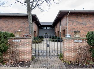 64 E Center Ave, Lake Bluff, IL