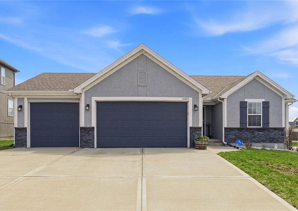 1st image of 14223 Amanda Ln