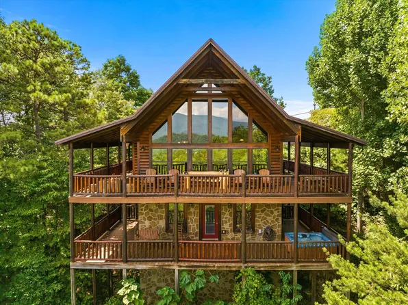 2540 Raccoon Hollow Way, Sevierville, TN 37862