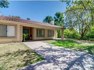 17033 Mooncrest Dr, Encino, CA 91436