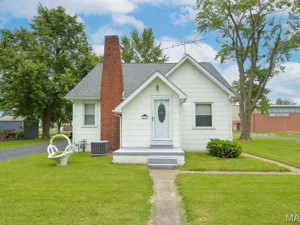 307 South St, Smithton, IL 62285