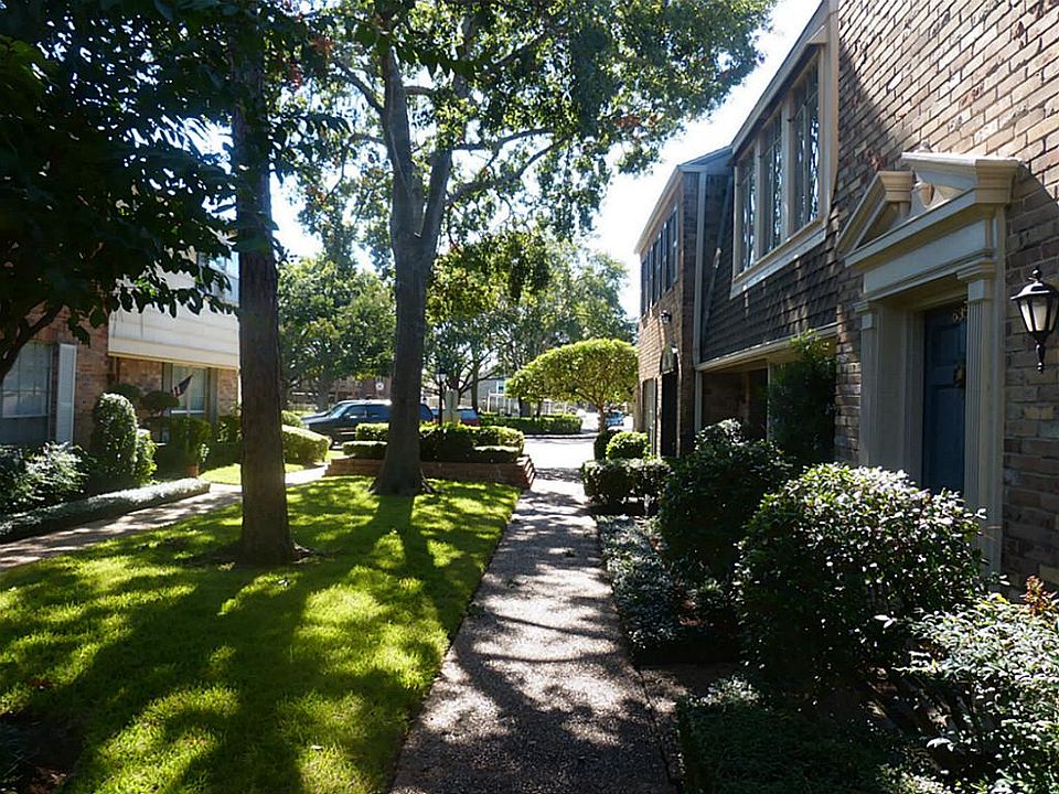 Courtyard location