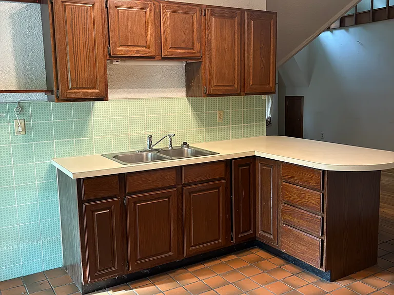 8 Maple Ave #5 — Photo 1
