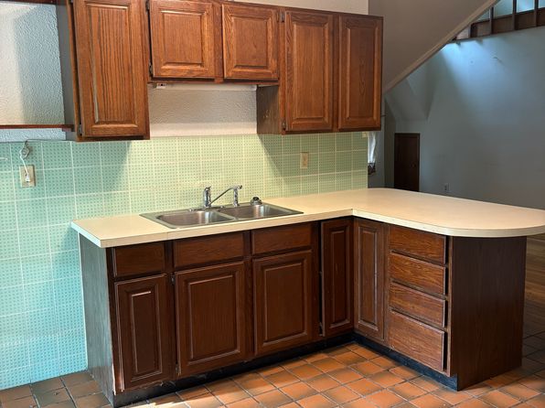 8 Maple Ave #5