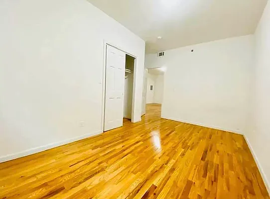 Rented by null | media 35