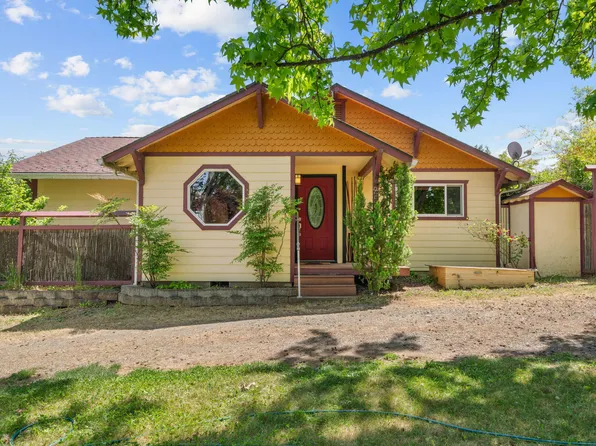 255 Carmen Rd, Talent, OR 97540