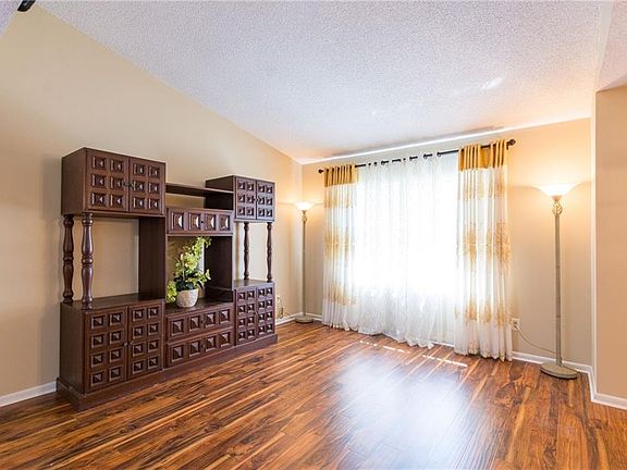 3rd image of 16037 Eagle River Way