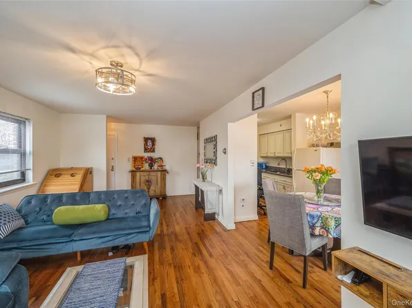 216 Fulton Street #1B, Farmingdale, NY 11735