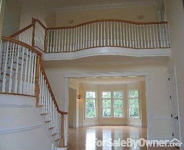 3rd image of 41 Barclay Dr