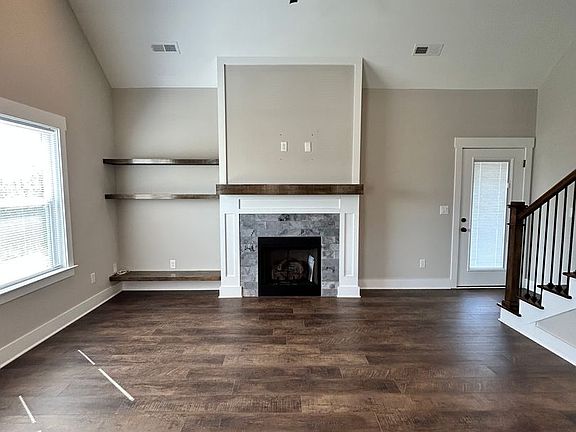 3rd image of 449 Willow Grove Ct