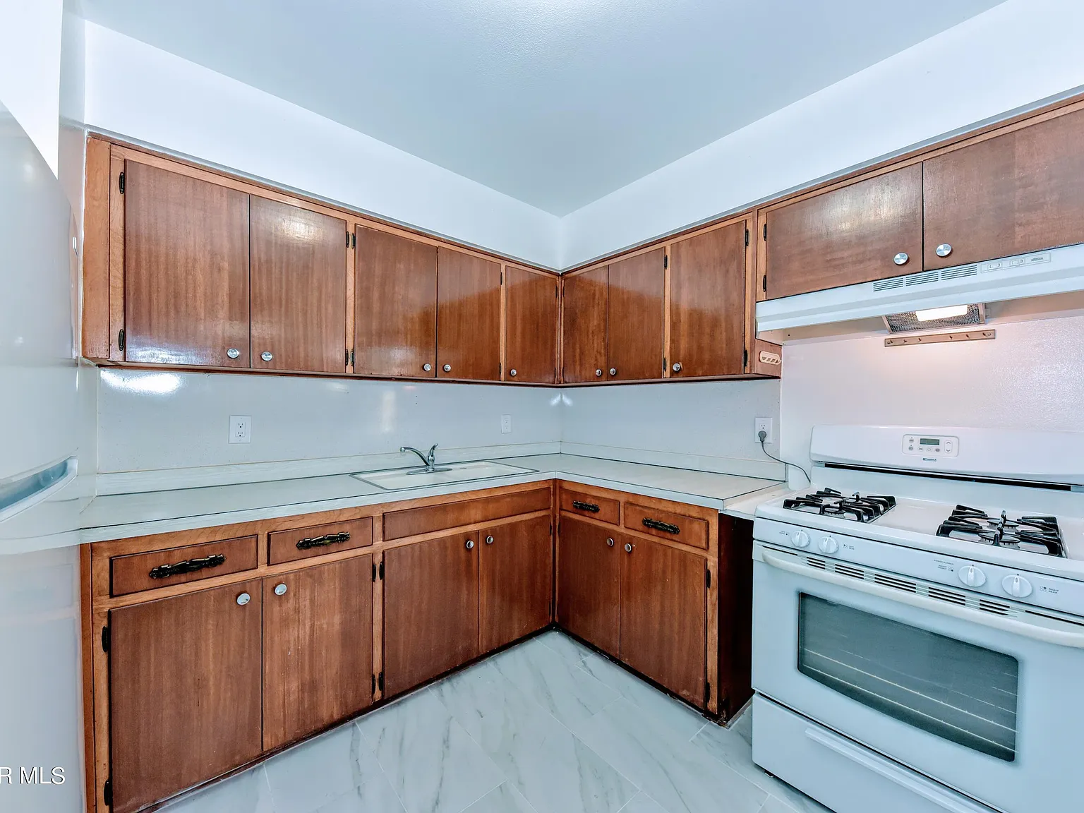 4 bed, 2.0 bath, 1206 sqft, $1,540 — Photo 2