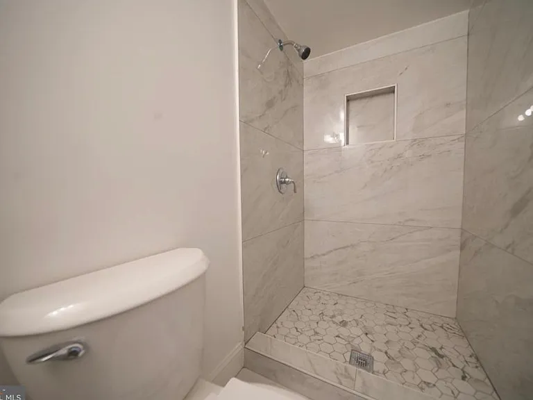 6122 54th Ave — Photo 10