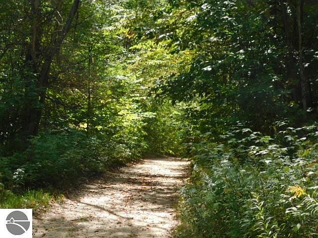 1st image of Deermont Ln NE