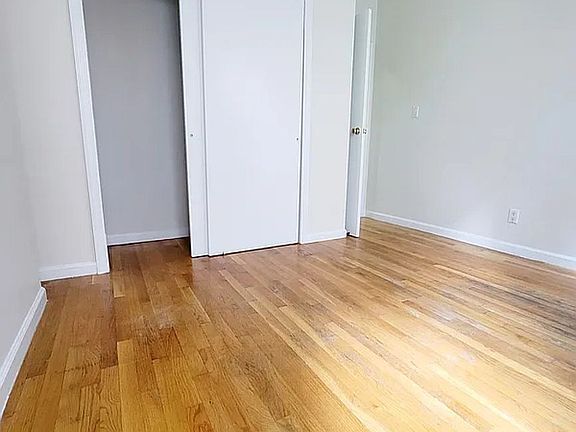 5th image of 346 W 36th St #B5