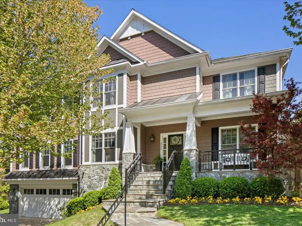 4508 41st St N, Arlington, VA 22207