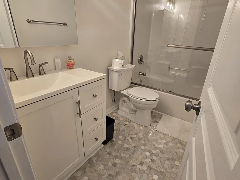 490 Barnett Shoals Rd #304 — Photo 14