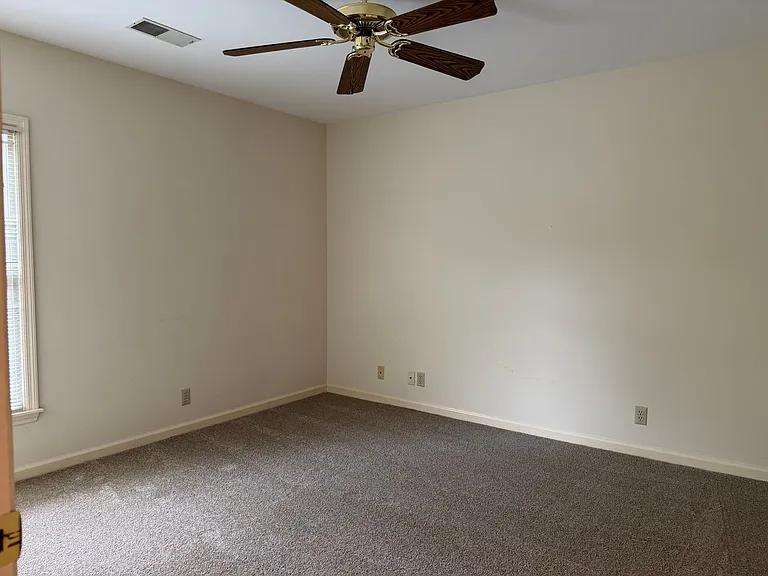 7033 Northridge Dr — Photo 20