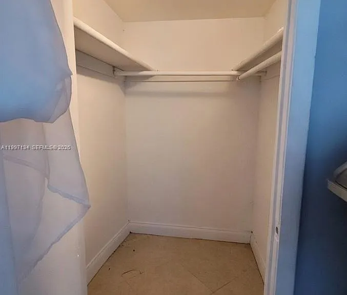 1400 NE 54th St #102 — Photo 6