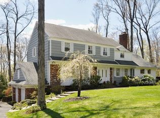15 High Oaks Dr, Watchung, NJ 07069