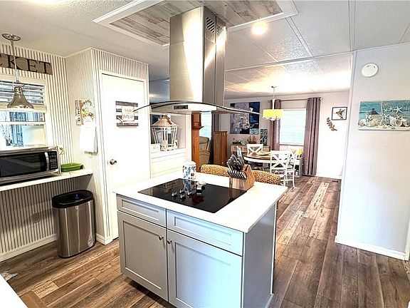 5th image of 16049 Hibiscus Way