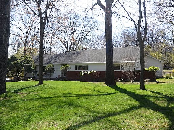 2nd image of 73 Fairview Ave