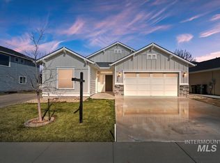 236 E Bluelark Ct, Meridian, ID 83642